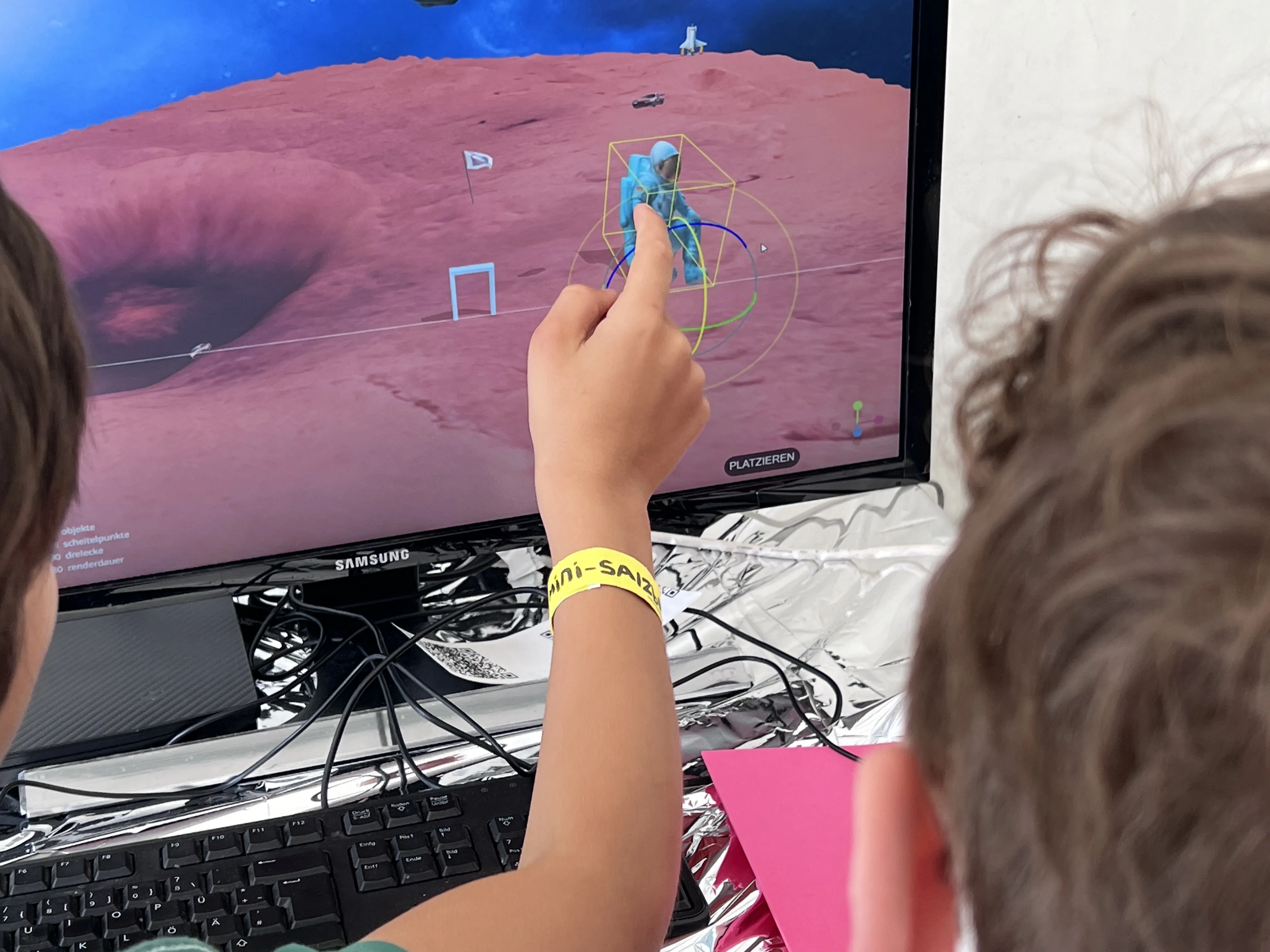 Kinder bauen ihre Mars-Stadt im Editor