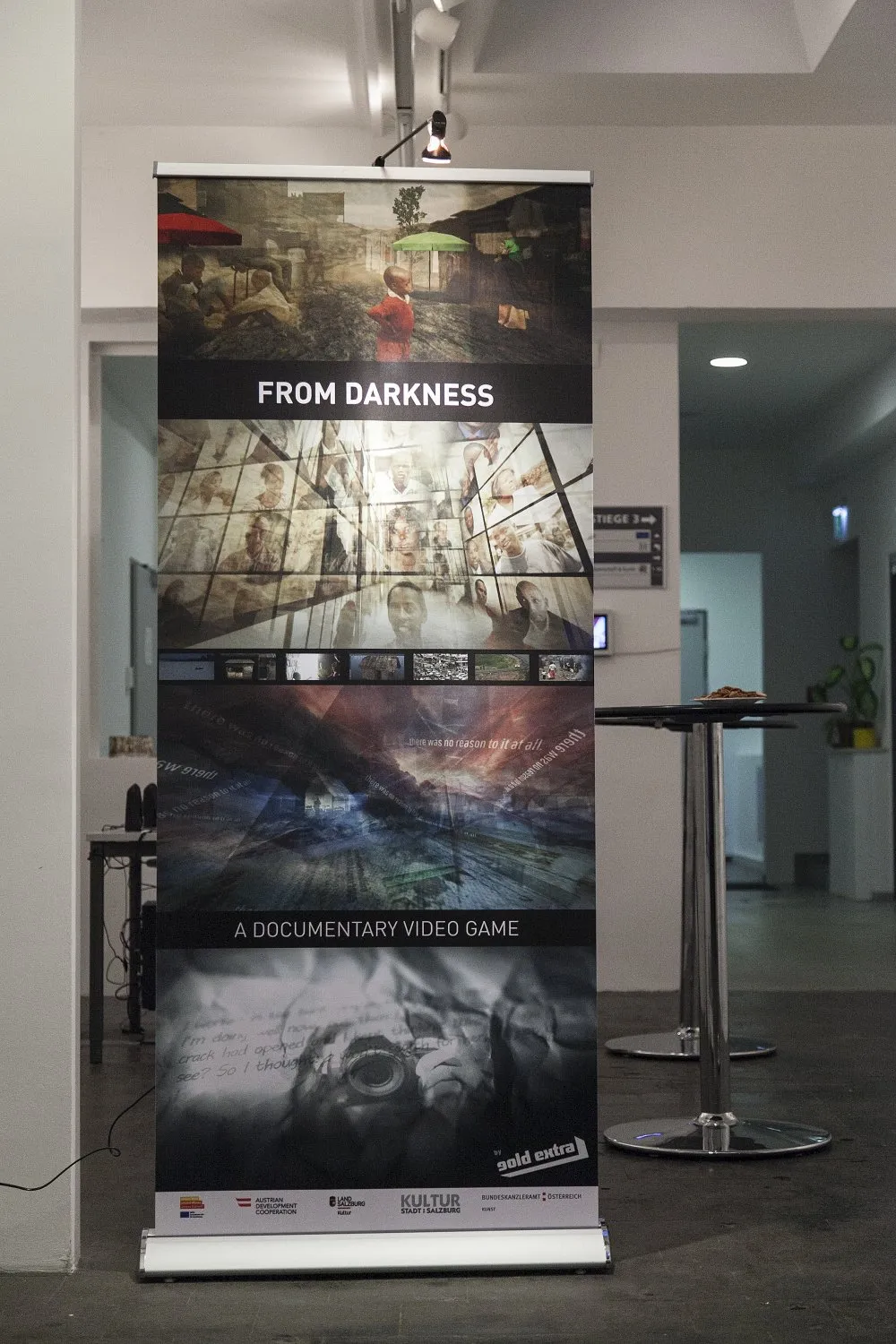 Ausstellung From Darkness Schwerpunkt Wissenschaft und Kunst