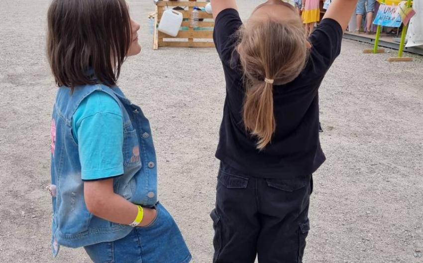 Kids visiting their Mars-city in AR